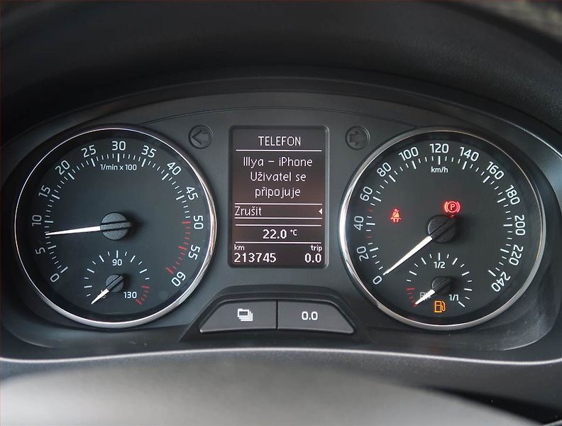 Škoda Rapid (2013) 1.6 TDI, Park. senzory - fotka 11 z 17