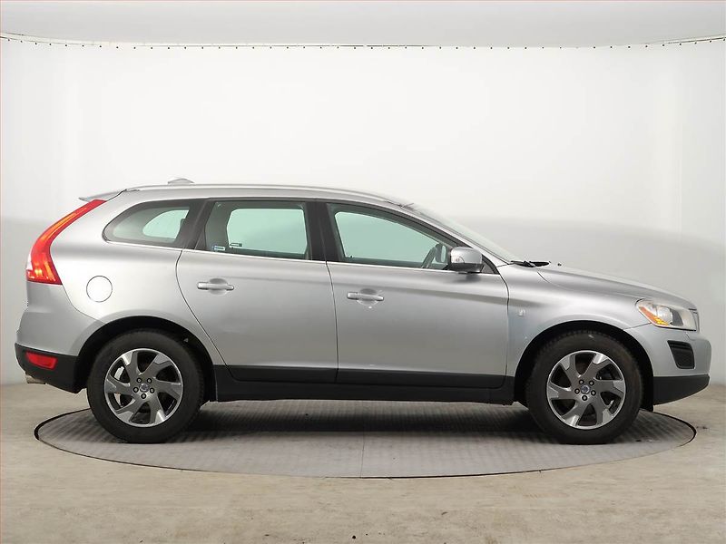 Volvo XC60 (2011) Ocean Race 2.4 D, 4X4 - fotka 6 z 14