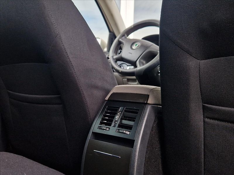 Škoda Octavia 2,0 TDi 103kW AC NOVÝ OLEJ - fotka 15 z 31