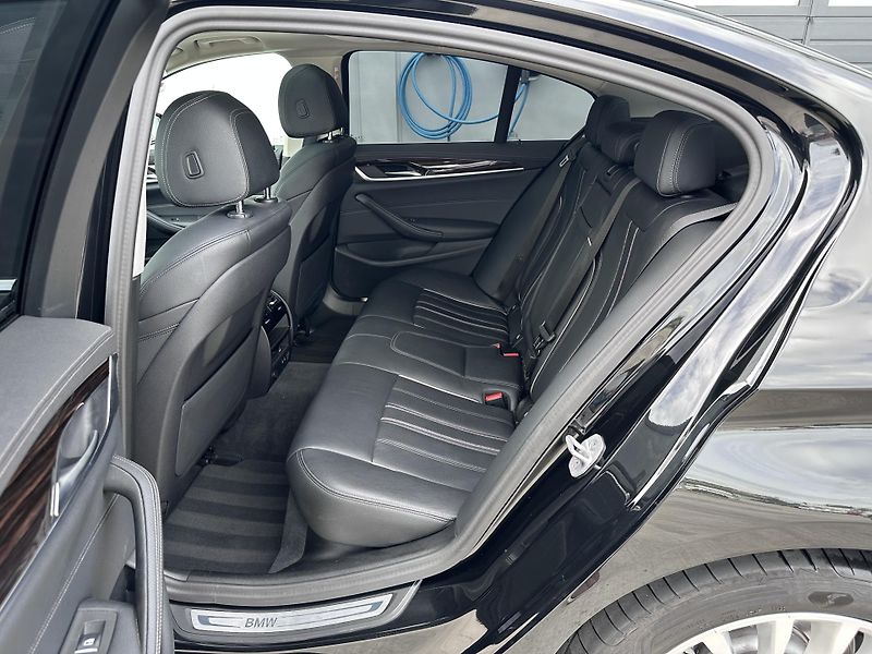 BMW Řada 5 530e xDrive Model Luxury - fotka 8 z 23