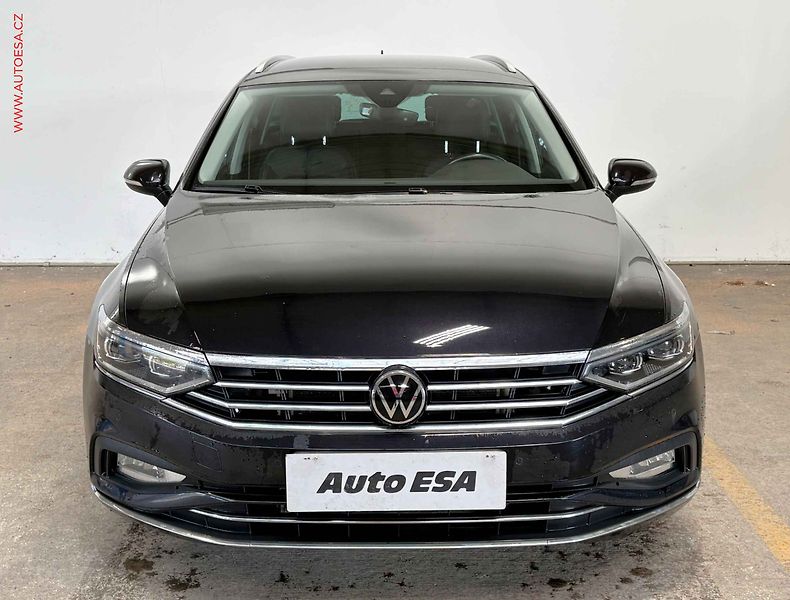 Volkswagen Passat (2020) 2.0TDi, ELE, DSG, LED - fotka 2 z 17