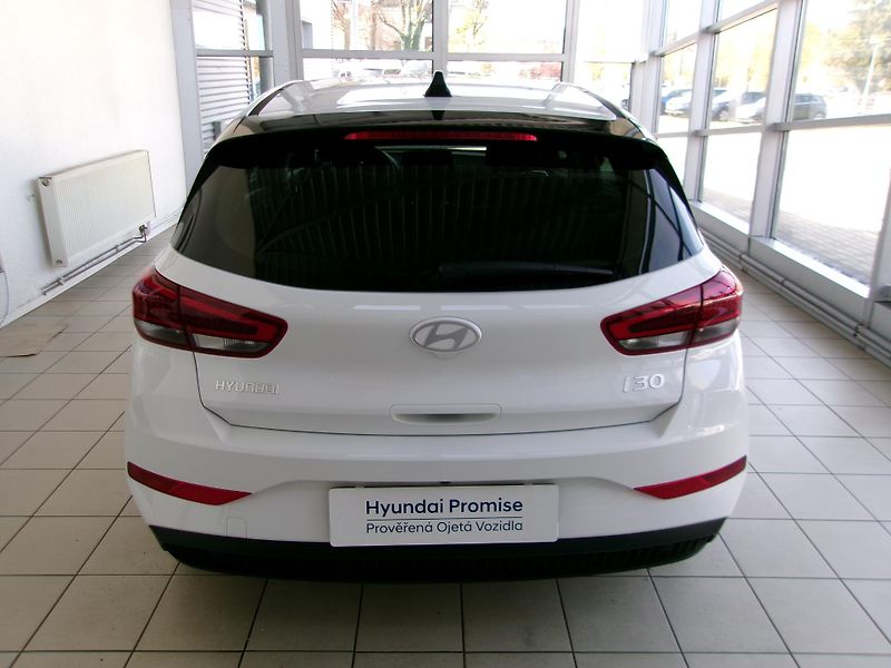 Hyundai i30 (2025) 1.5 DPi 71kW Smart MT - fotka 5 z 17