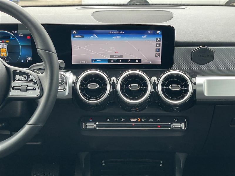 Mercedes-Benz GLB 2,0 200d AT8 7Míst - fotka 10 z 24