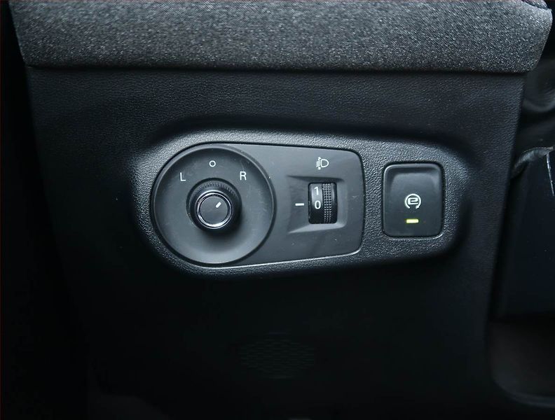MG ZS (2025) 1.5 i - fotka 17 z 22