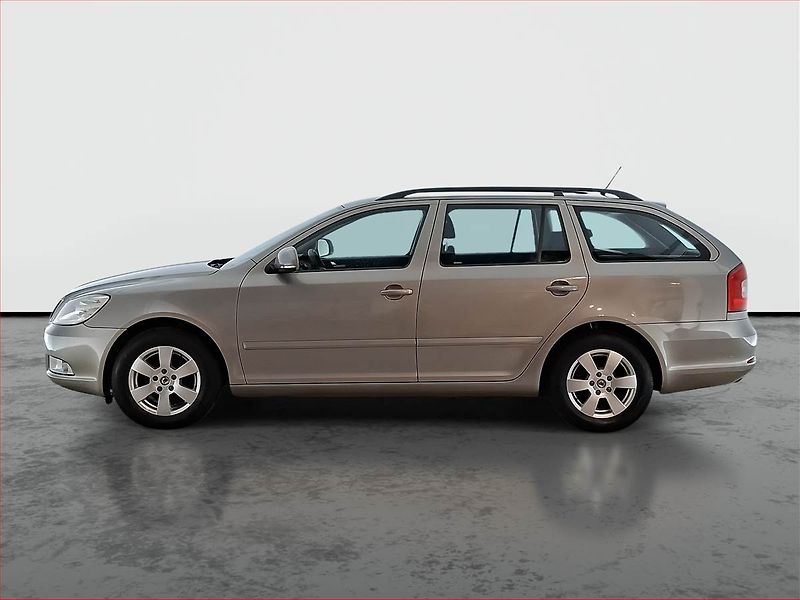 Škoda Octavia (2011) Ambiente 1.6 TDI, nová STK - fotka 3 z 14