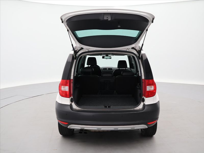 Škoda Yeti 2,0 TDI 103kW DSG 4x4 DPH - fotka 9 z 28