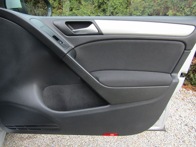 Volkswagen Golf (2010) 1.2 TSI 77kW TOP QUALITY - fotka 26 z 35