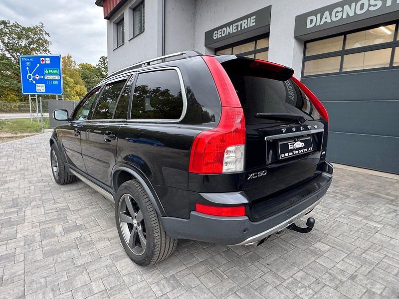 Volvo XC90 (2009) D5 AWD 7Míst R-Design - fotka 7 z 37