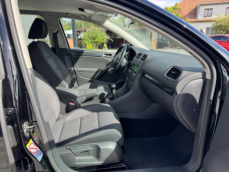 Volkswagen Golf (2012) Comfortline 1.2 TSI 63kW - fotka 26 z 32