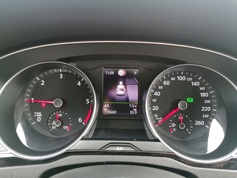 Volkswagen Passat (2021) 2.0 TDi DSG Elegance,Kůže,IQ - fotka 34 z 38