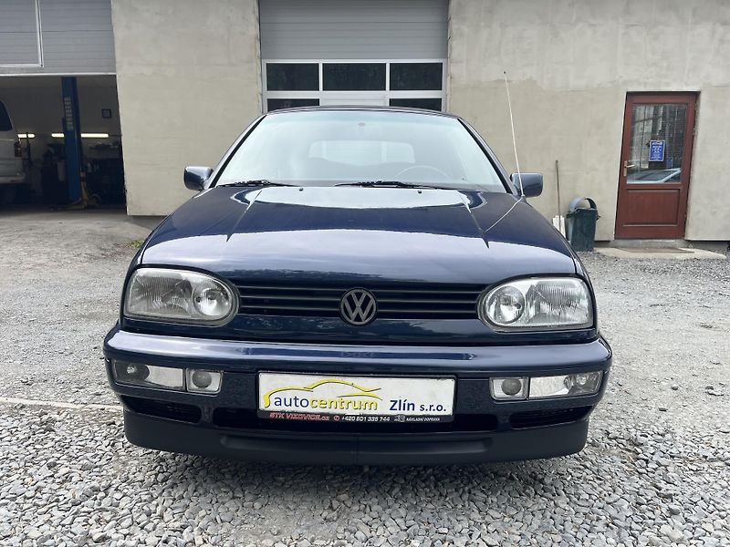Volkswagen Golf (1996) 1,6 i 74 Kw CABRIO - fotka 2 z 14