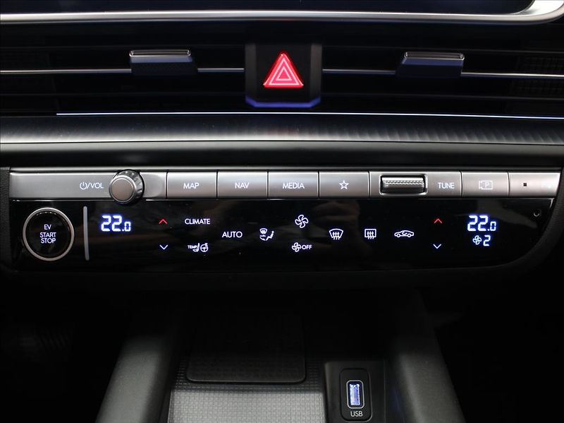 Hyundai Ioniq 6 0,0 ECO 53kWh 111kW 29tkm! - fotka 21 z 27