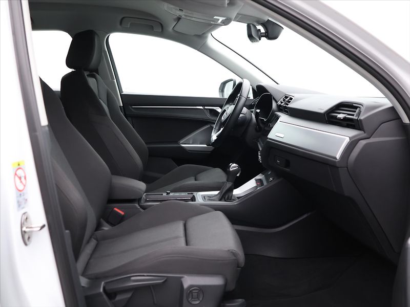 Audi Q3 1,5 35 TFSI S tronic S line CZ - fotka 12 z 33