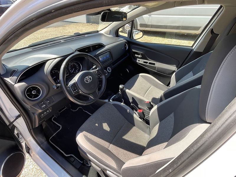 Toyota Yaris 1.5VVT-i 82kW*TEMPO*KLIMA*CZ - fotka 13 z 37
