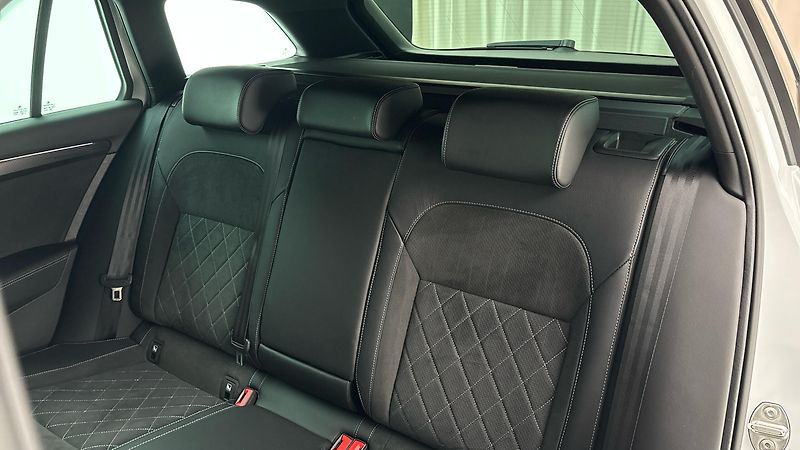 Škoda Superb 2.0 TDI DSG 4x4 Sportline Comb - fotka 16 z 29