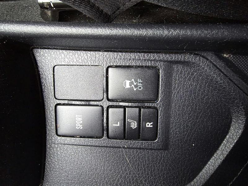 Toyota Yaris 1.5-AUTOMAT-SELECTION EDICE - fotka 19 z 22