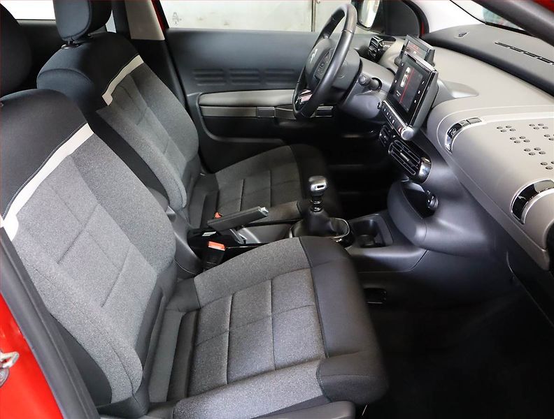 Citroën C4 Cactus (2019) 1.2 PureTech, ČR,1.maj - fotka 9 z 22