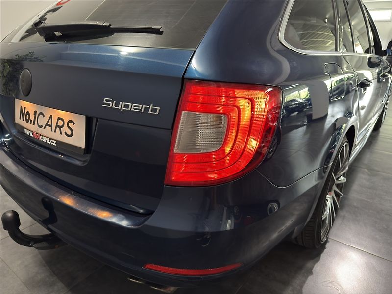 Škoda Superb 2,0   TSI DSG 147kW ELEG PANO - fotka 31 z 41