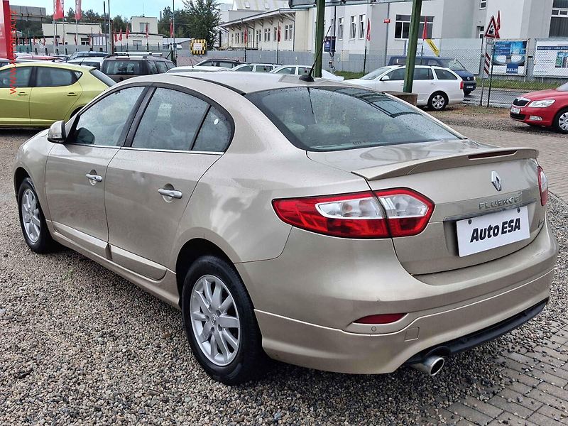 Renault Fluence (2010) 1.6 i, ČR, autoAC, temp. - fotka 6 z 19