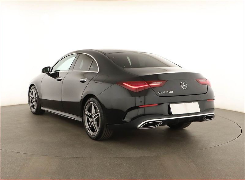 Mercedes-Benz CLA (2024) 200 - fotka 4 z 20