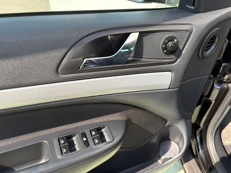 Škoda Octavia 1.6TDI, 77kW, A.Klima, Tažné - fotka 15 z 26