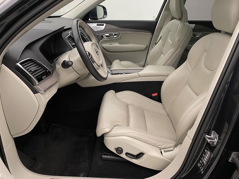 Volvo XC90 T8 AWD RECHARGE REZERVACE - fotka 3 z 58