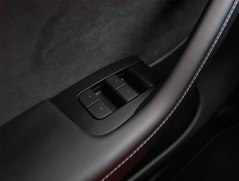 Tesla Model Y (2023) Long Range AWD 79kWh, SoH 96% - fotka 23 z 32
