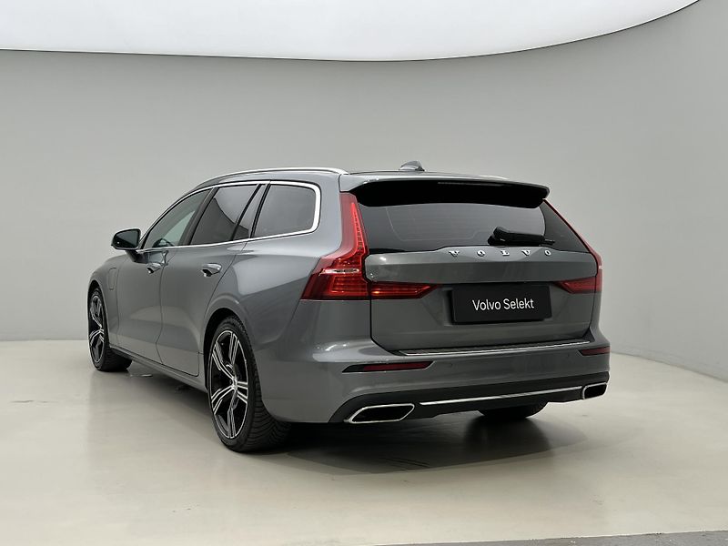 Volvo V60 T6 AWD RECHARGE INSCRIPTION - fotka 11 z 47