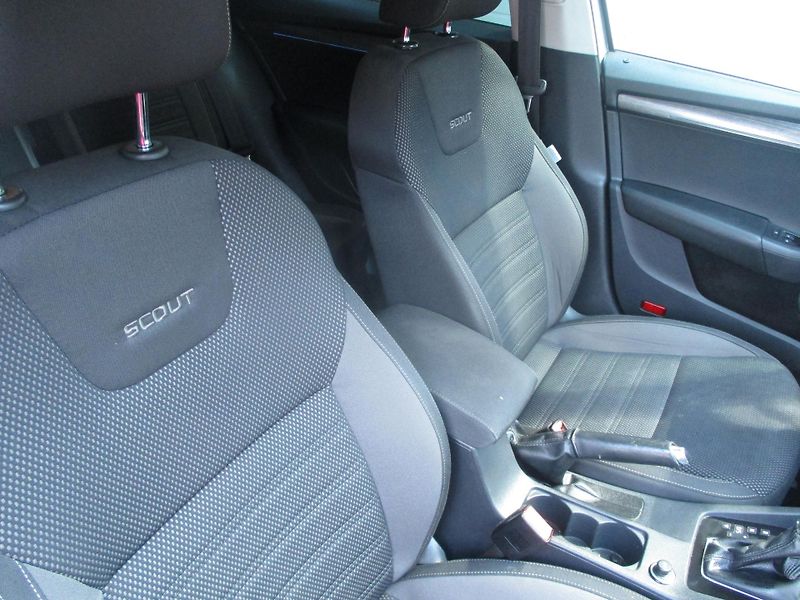 Škoda Octavia 2.0 TDi SCOUT 1.MAJ ČR - fotka 18 z 46
