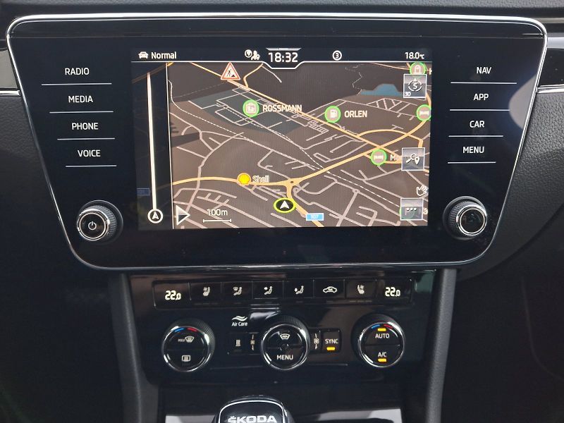 Škoda Superb (2023) Combi L&K DSG 4x4 2,0TDi 147kW - fotka 22 z 35