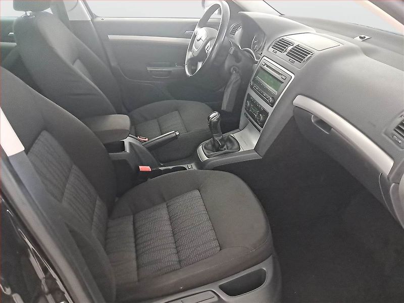 Škoda Octavia (2013) Ambition 1.4 TSI, Tempomat - fotka 9 z 20