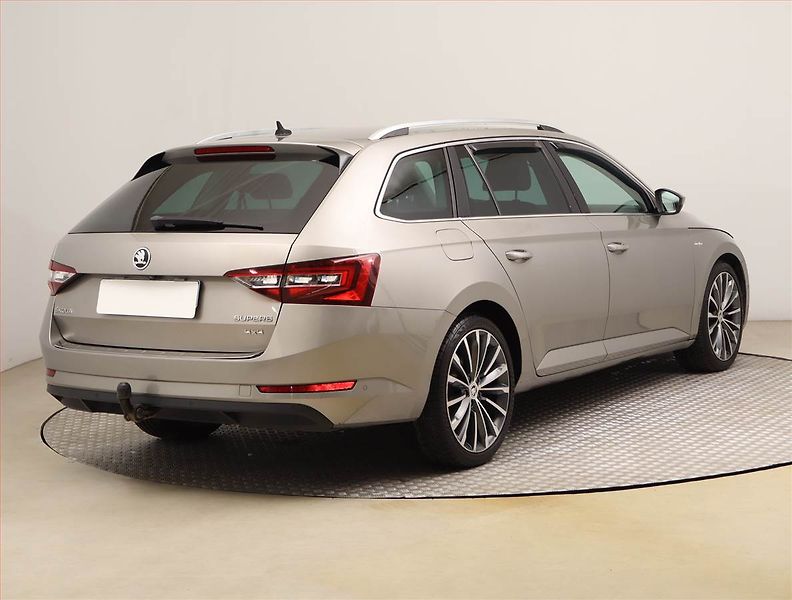 Škoda Superb (2016) Laurin&Klement 2.0 TDI 4x4 - fotka 5 z 24