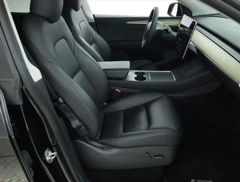 Tesla Model Y (2023) Long Range AWD 79kWh, SoH 92% - fotka 9 z 21