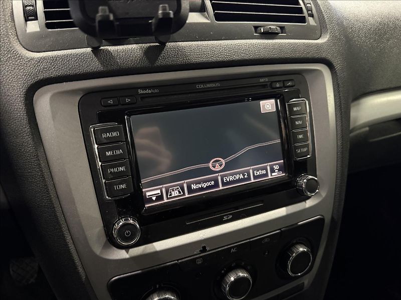 Škoda Octavia 1,6   ČR, SERVISNÍ KNÍŽKA - fotka 12 z 17