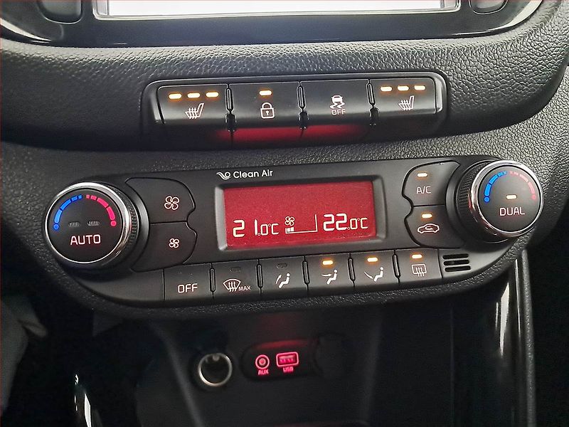 Kia Ceed (2016) 1.6 GDI, Navi, Tempomat - fotka 17 z 19