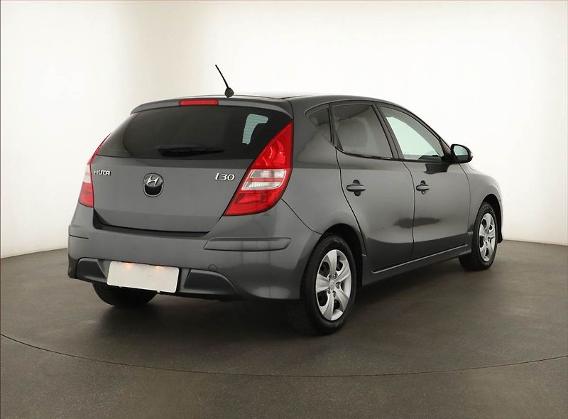 Hyundai i30 (2011) 1.4 CVVT, Tempomat - fotka 5 z 12