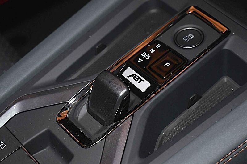 Trojice vozů Cupra, pro které jsou nyní k dispozici kity ABT.