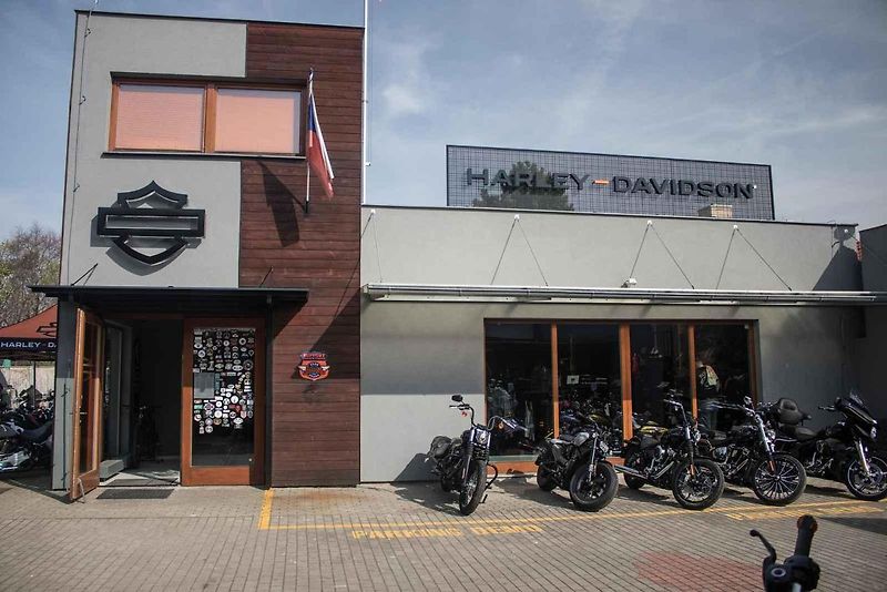 Prodejna Harley-Davidson v pražských Košířích funguje už od roku 1993.