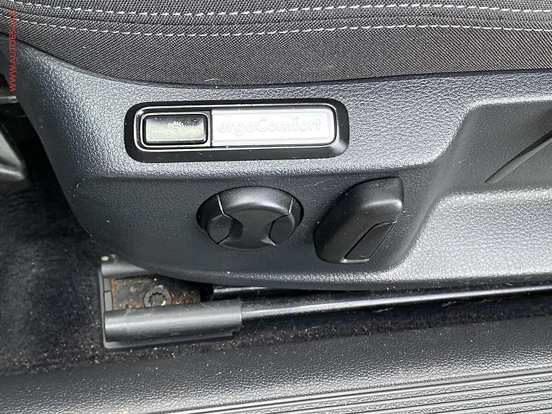 Volkswagen Passat (2018) 2.0 TDi 4x4, Comfortline - fotka 12 z 18