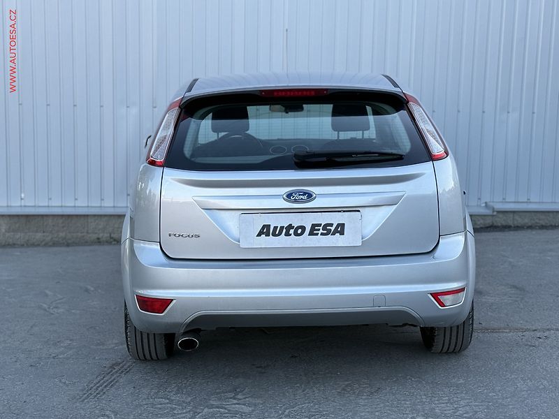 Ford Focus (2011) 1.6 i, ČR, servis.kniha, AC - fotka 5 z 15