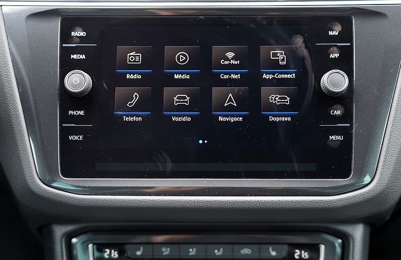 Volkswagen Tiguan 2.0 TSI 4Motion/DSG/R-line/ČR - fotka 44 z 54