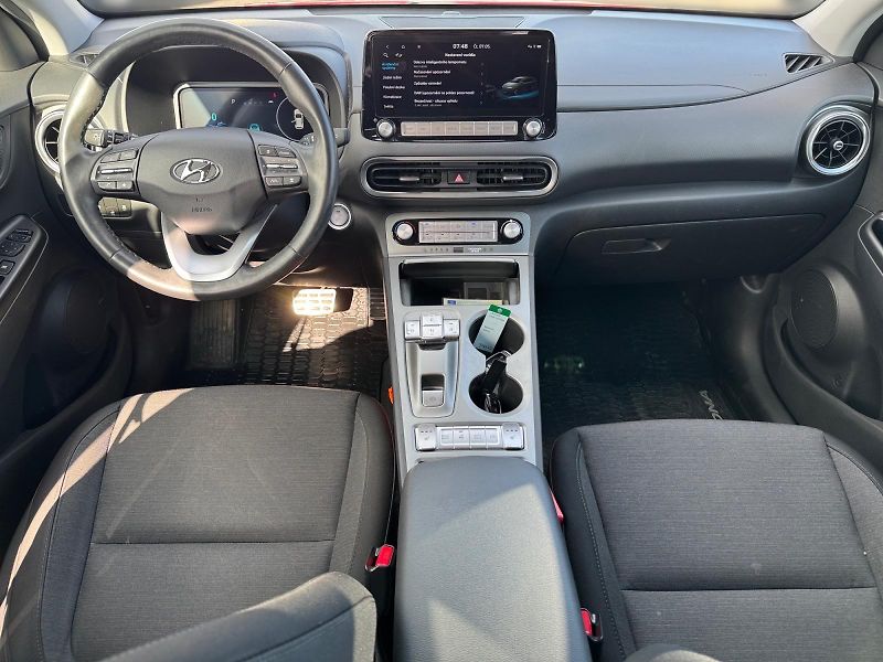 Hyundai Kona (2023) EDITION ELECTRIC 64kWh CZ DPH - fotka 9 z 11