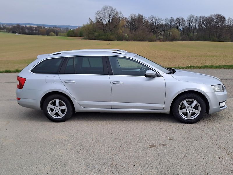 Škoda Octavia (2014) 1.6 TDi DSG PĚKNÝ STAV - fotka 4 z 33