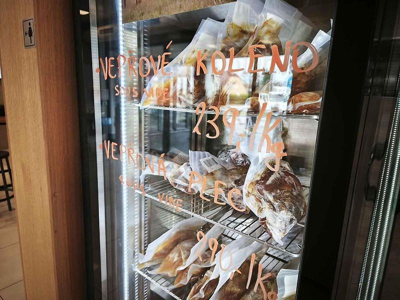 V Bistru Bonfood vládnou kočičí roboti.