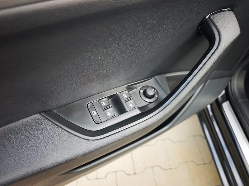 Škoda Superb - fotka 10 z 25
