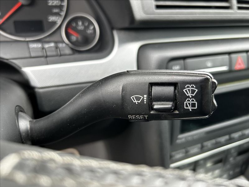 Audi A4 2,0 TDi Automat  NováSTK,Tažné - fotka 22 z 42