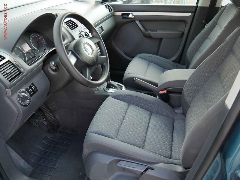 Volkswagen Touran (2004) 1.9TDi, DSG - fotka 9 z 15