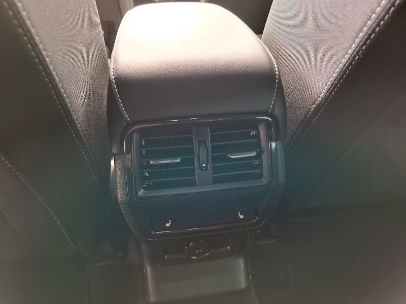 Škoda Karoq (2025) SportLine TD 2.0/110KW A7F - fotka 12 z 46