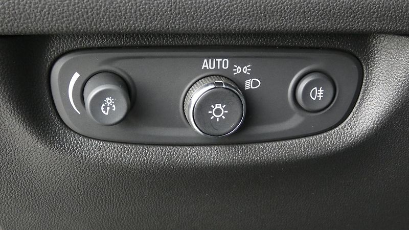Opel Insignia ST 2,0 T 4x4 GSi - fotka 10 z 27