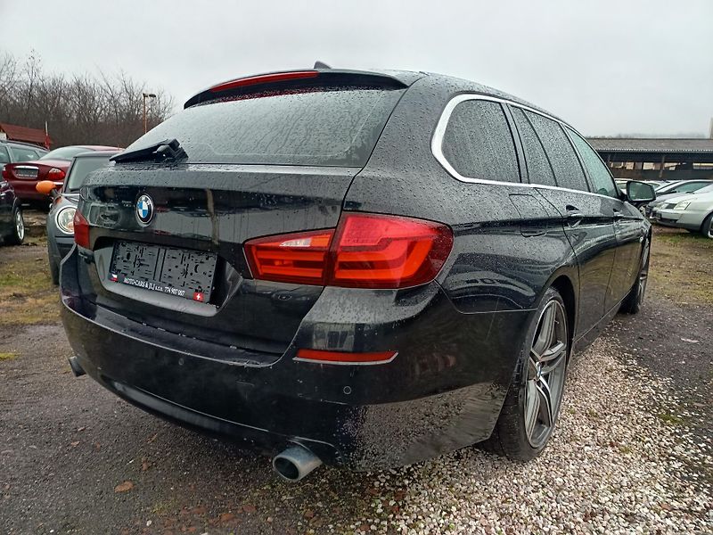 BMW Řada 5 (2011) 535i xDrive - fotka 19 z 50